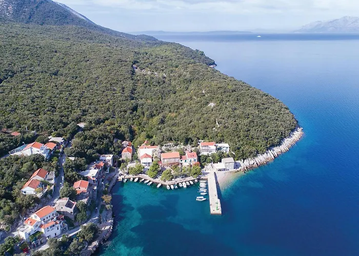 Amazing Home In Drace