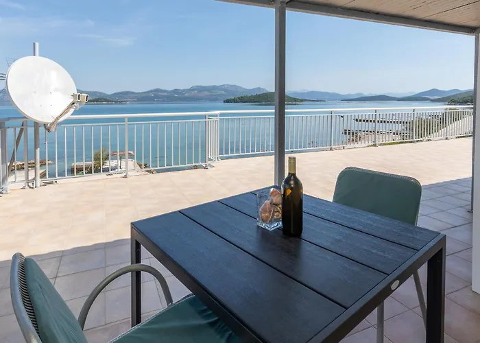 Mediterranean Seaside Apartments - Deak